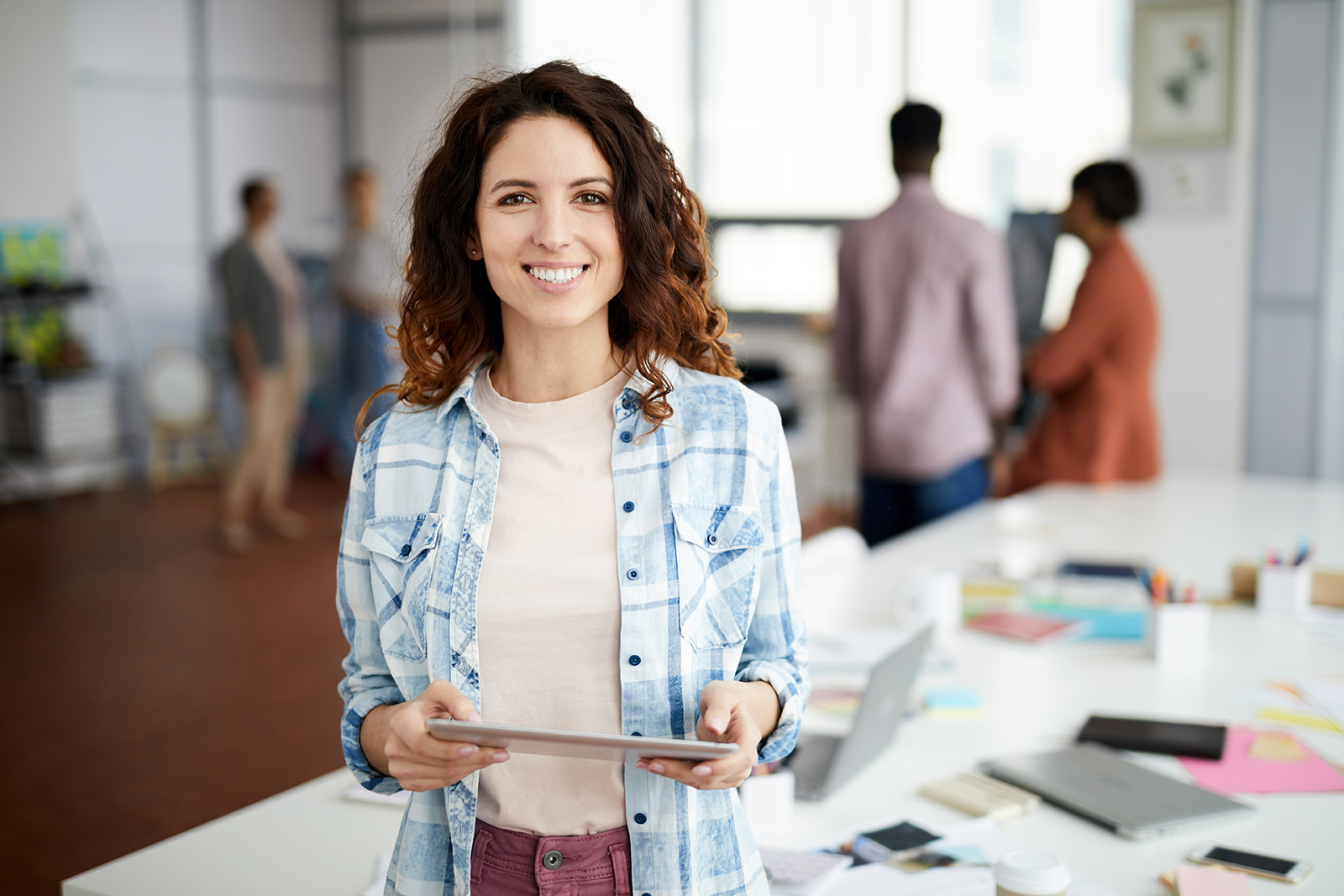 contemporary-creative-woman-in-office-SRNZMTU.jpg